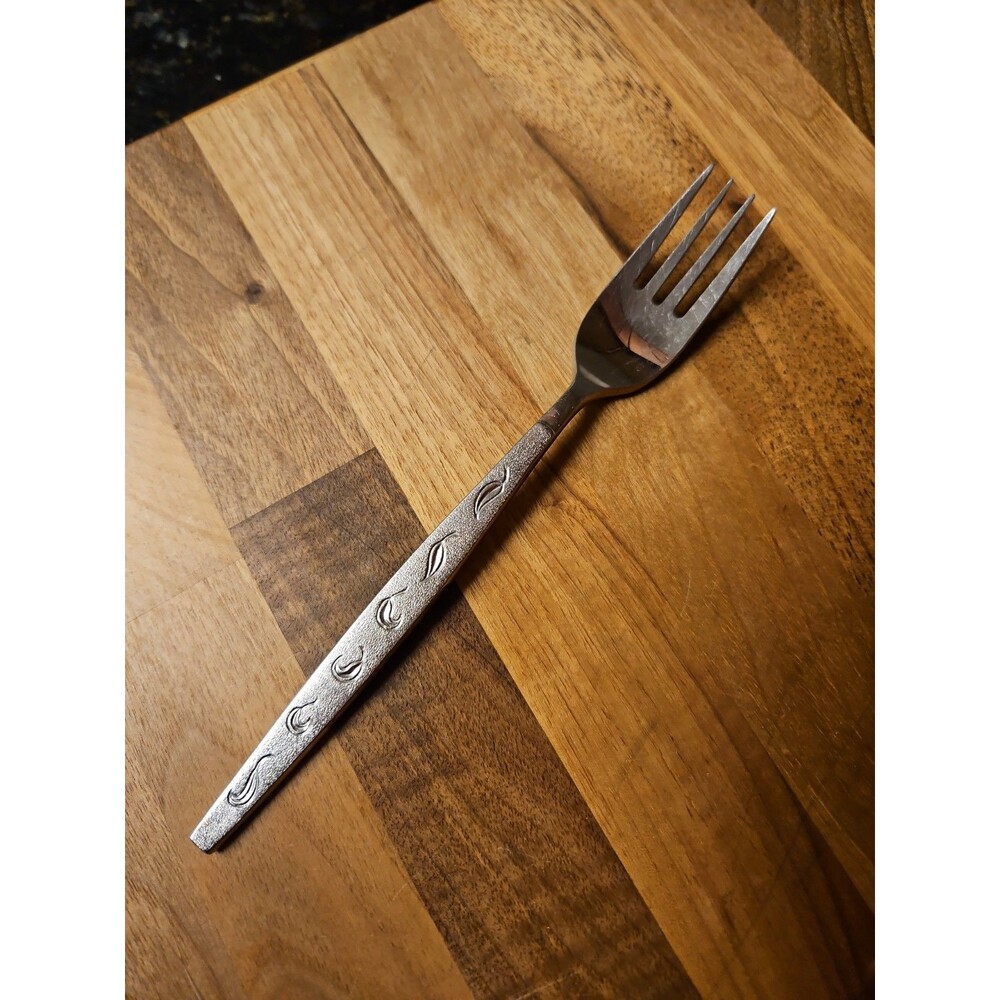 Vintage Everbrite Premier Stainless EVS13 Dinner Fork Textured Leaf Silverware